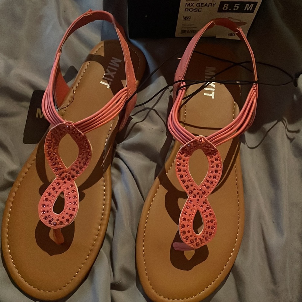 NWT pink gemstone sandal flats